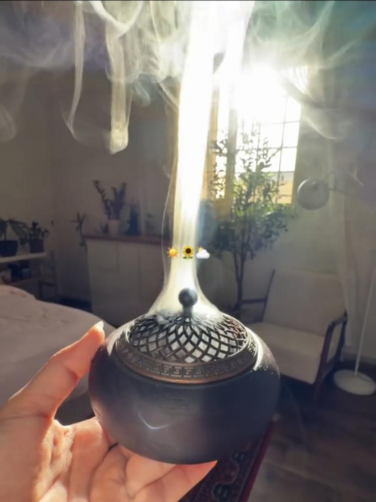 مبخرة أنيقة بتصميم عصري مميز