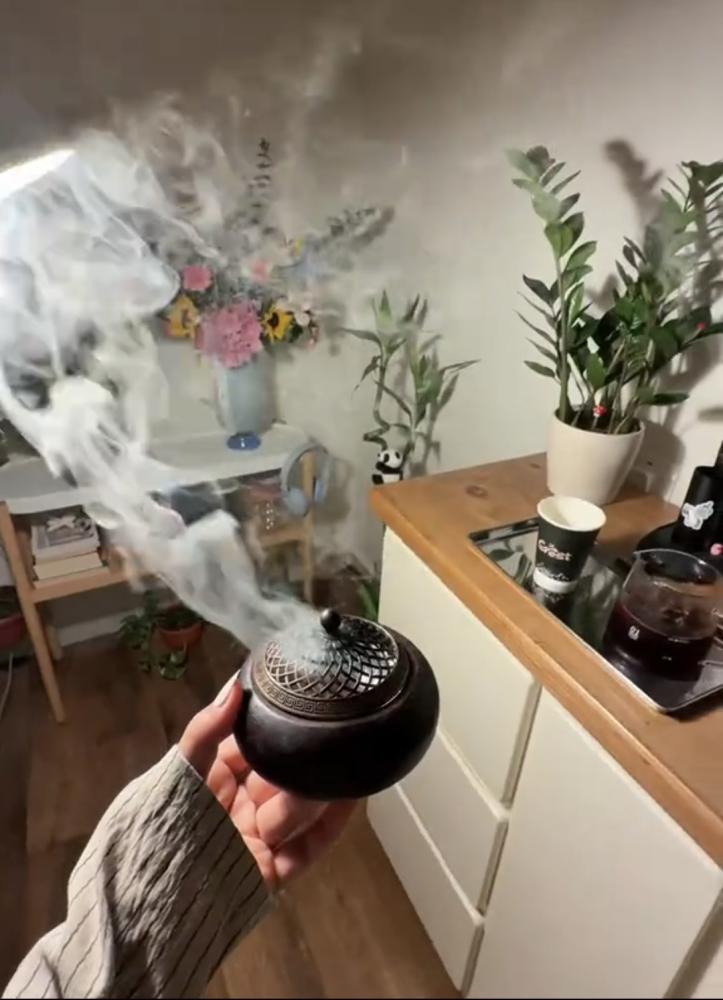 مبخرة أنيقة بتصميم عصري مميز