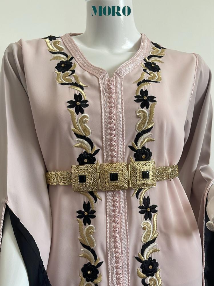 قفطان فخم مبطن مع حزامين وردي فاتح S/M
