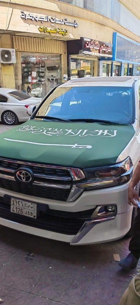 علم السعودية على الكبوت مع المرايات (لماع خفيف كلين )