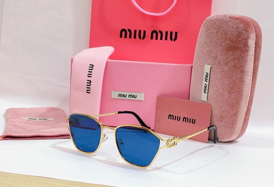 نظارة نسائية ماركة  ميو ميو miu miu