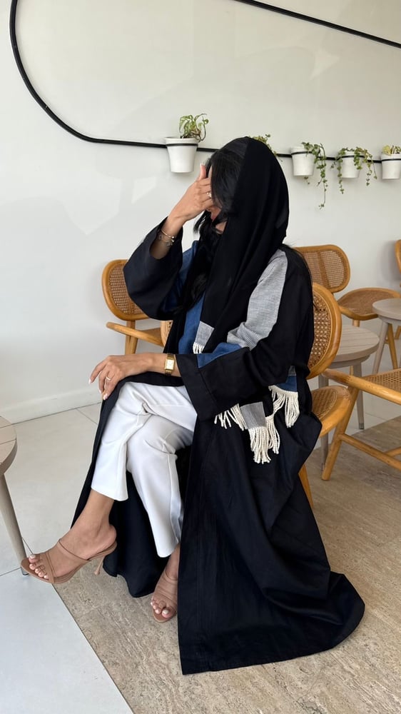 عباية مونيكا