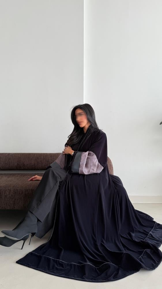عباية مخمل فاخرة