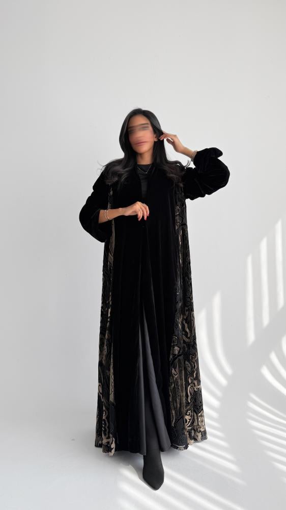 عباية مخمل اسود