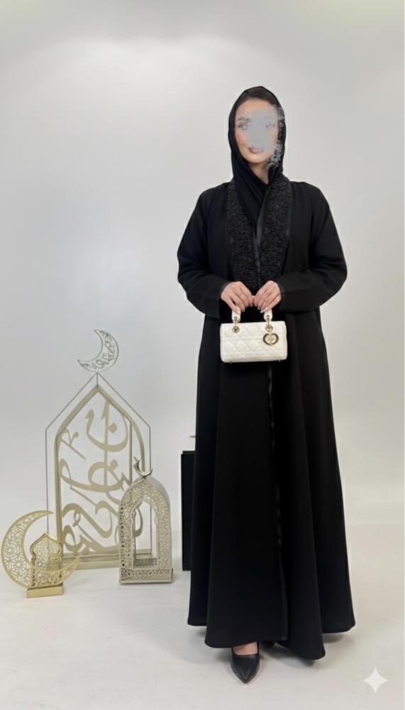 عباية كريب اسود فاحم مع شك قصة كلوش