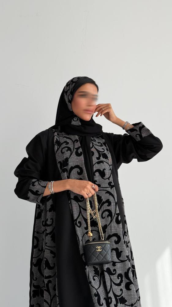 عباية كلاسيك سوداء