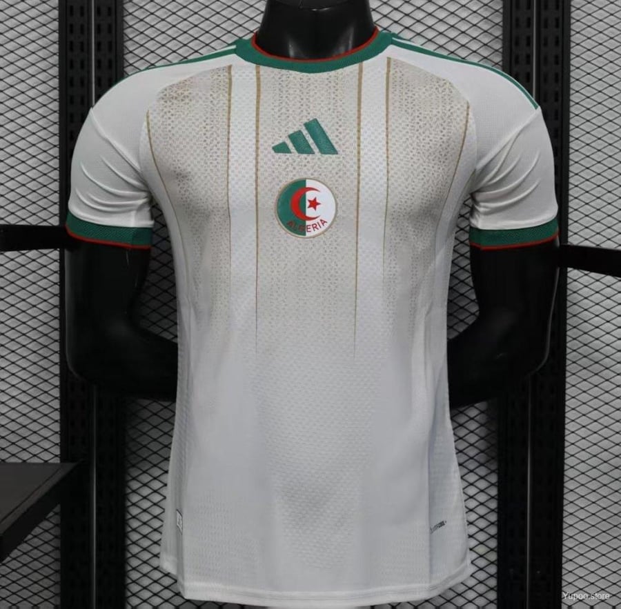تيشيرت منتخب الجزائر الاساسي نسخة اللاعبين 26/27