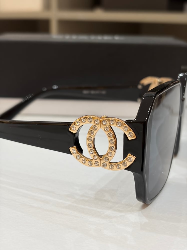 نظارة شمسية شانيل ٣