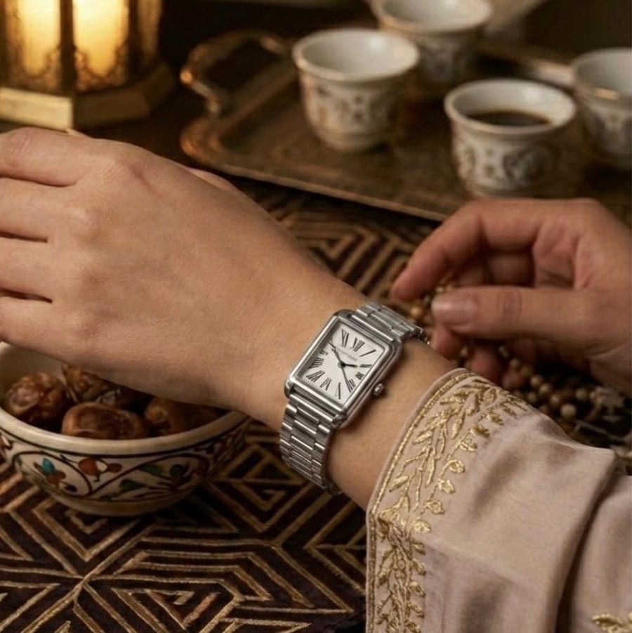 ساعة نسائية تصميم كاريتر