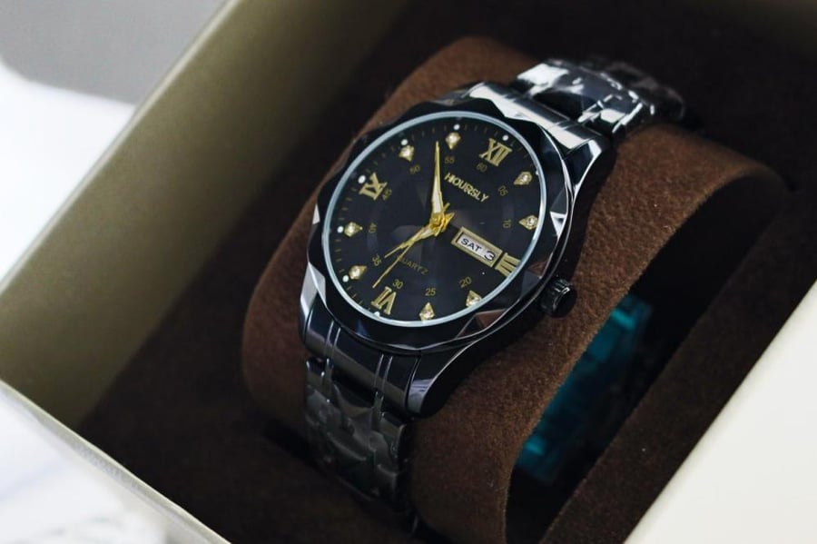 Men's Leaton watch - modern design