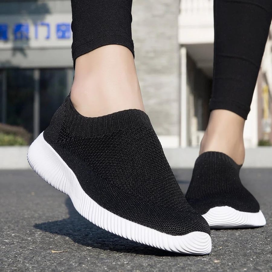 Women's flat shoes
