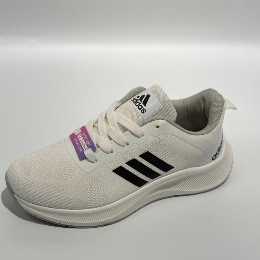 Sneaker with memory foam feature