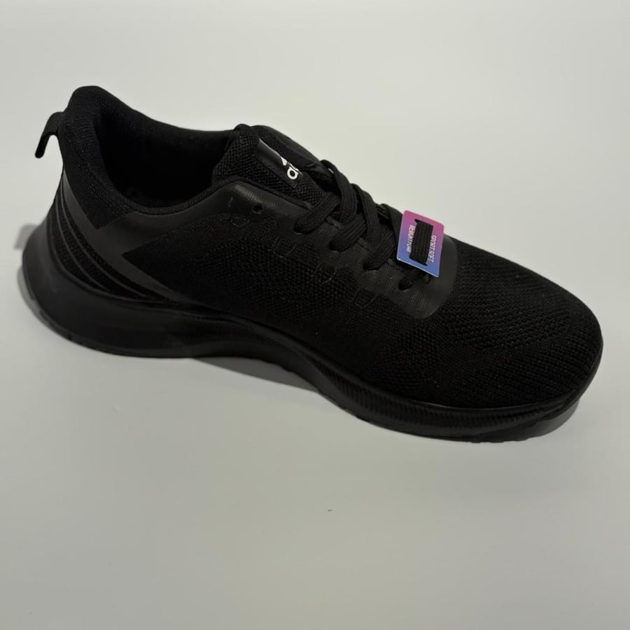 Sneaker with memory foam feature