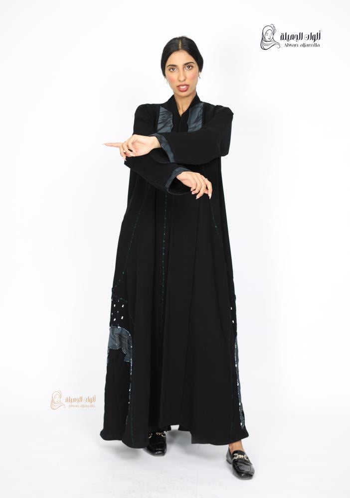 عبايات سوداء راقية للزيارات