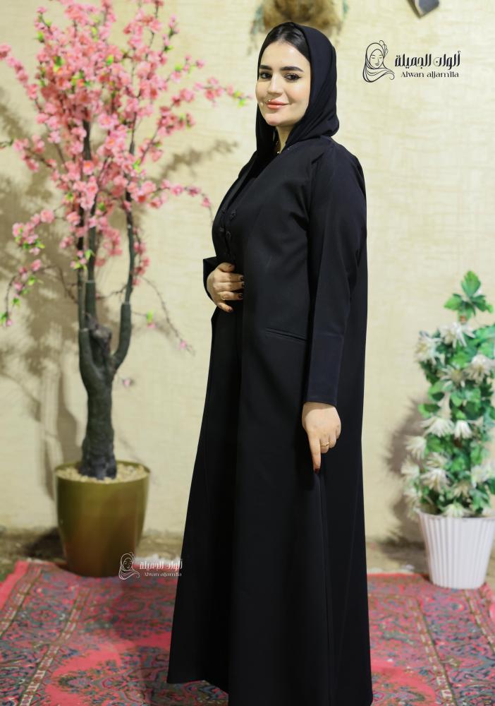 عباية نسائية سوداء بقماش كريب ناعم وقصة مريحة