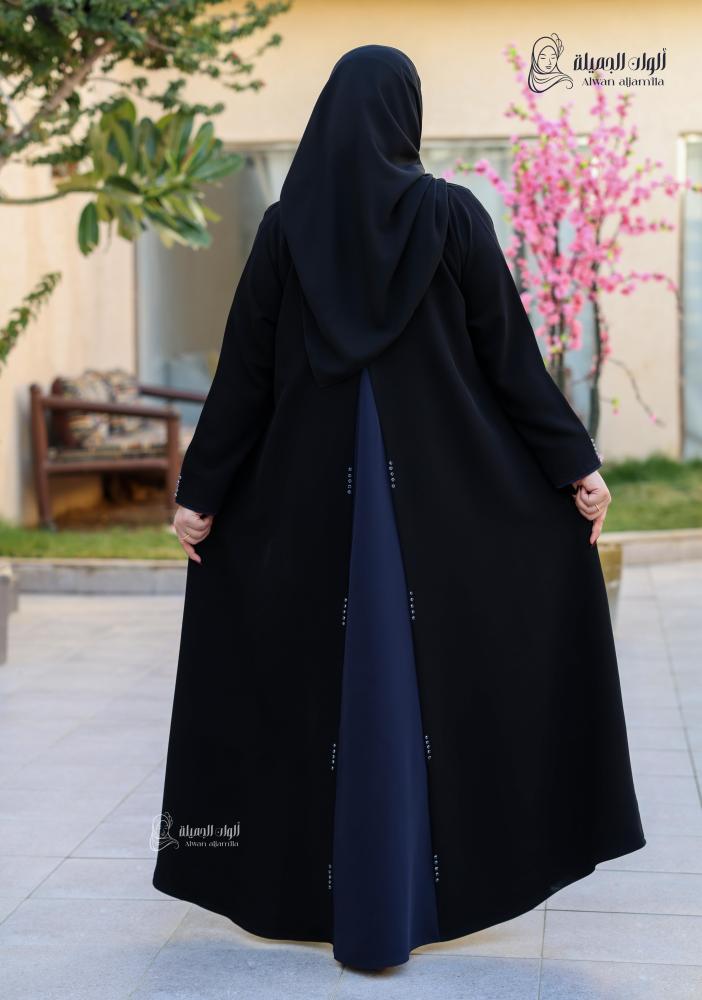 عباية سوداء نسائية من الخلف بقصة نص كلوش وانسدال ناعم
