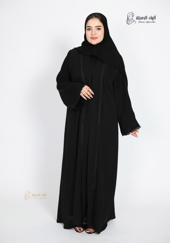 انسيابية قصة النص كلوش وقماش الإنترنت الأسود الفاخر من الجانب