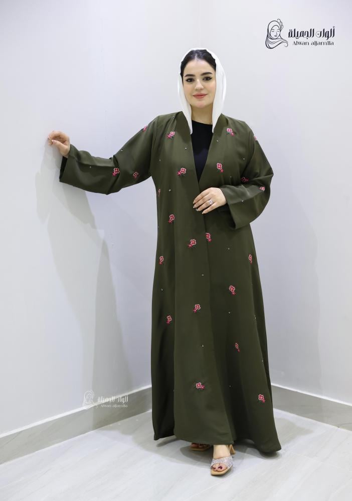 أكمام عباية مطرزة أنيقة