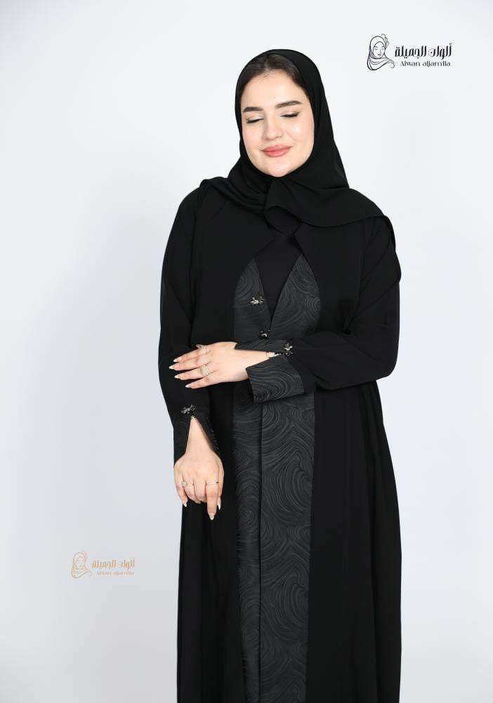 عباية سوداء تدخيلة تفتة
