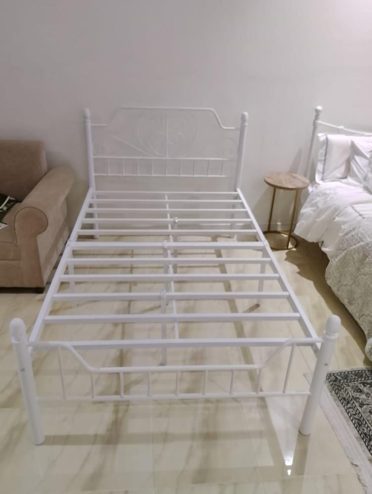 سرير حديد ابيض راقي