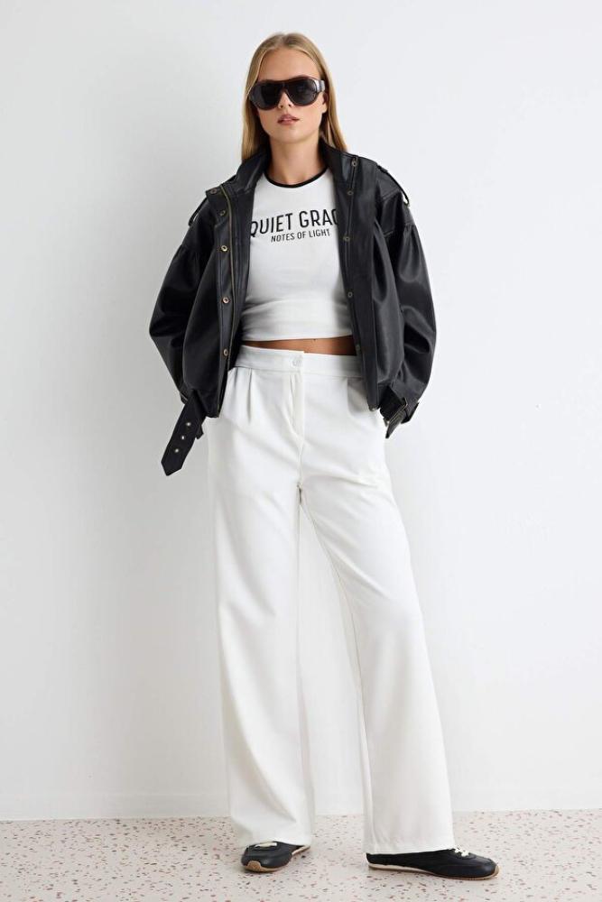 Trendyol Collection بنطلون أبيض أرجل واسعة /بنطلون منسوج واسع الساق TWOAW22PL0139
