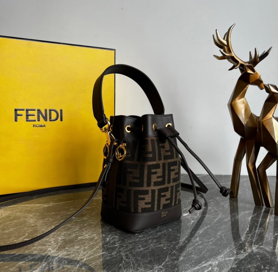 حقيبة Mon Tresor من Fendi