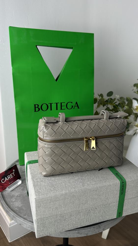 Bottega Veneta Cassette Box Intrecciato Leather Bag