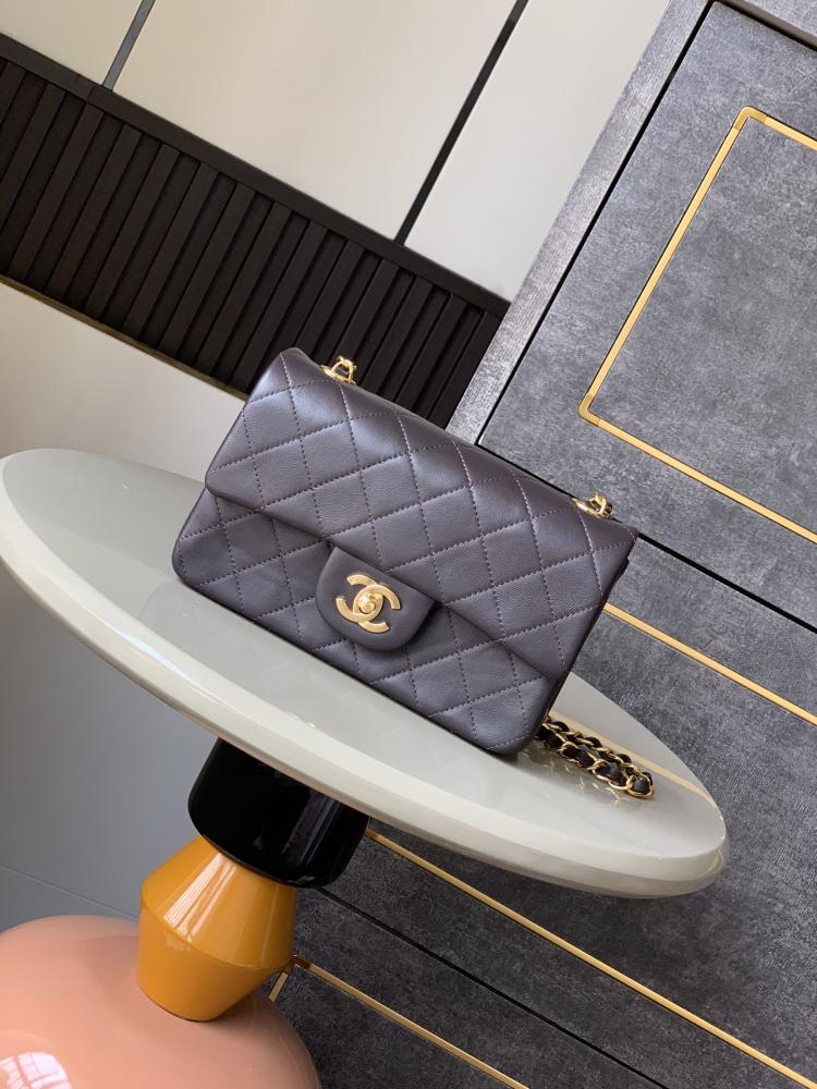 Chanel bag - classic 879