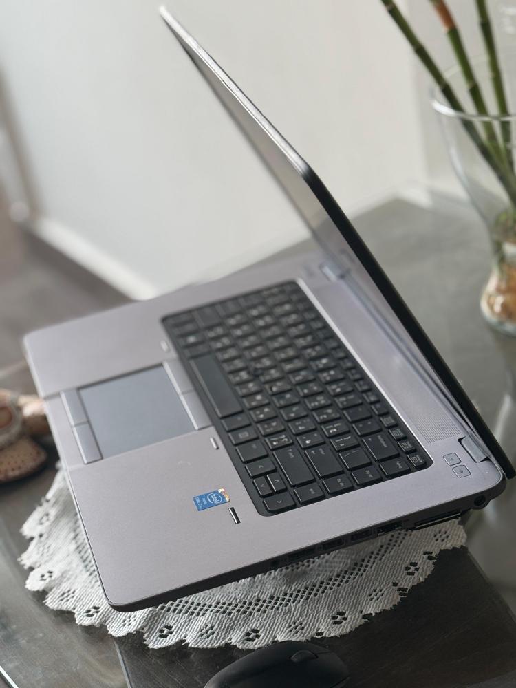 لابتوب HP فضي i7