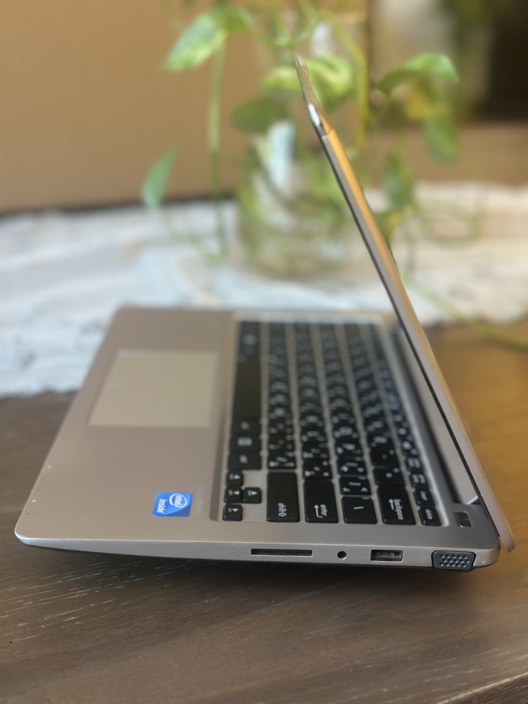 لابتوب ASUS لمس