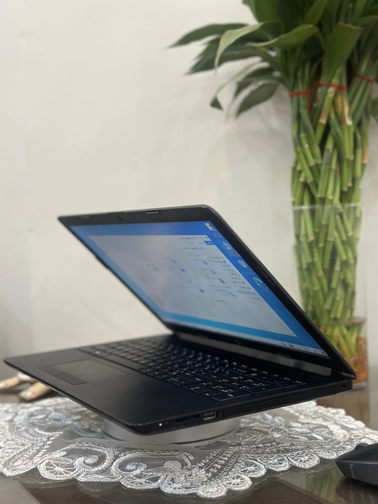 لابتوب HP الرمادي بمعالج i5