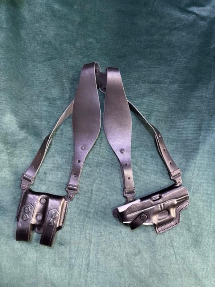 Natural leather Gluck pouch