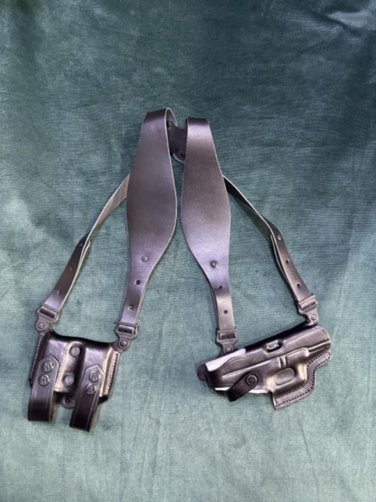 Natural leather Gluck pouch