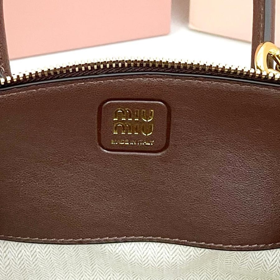Miu Miu Aventure Nappa size 21cm