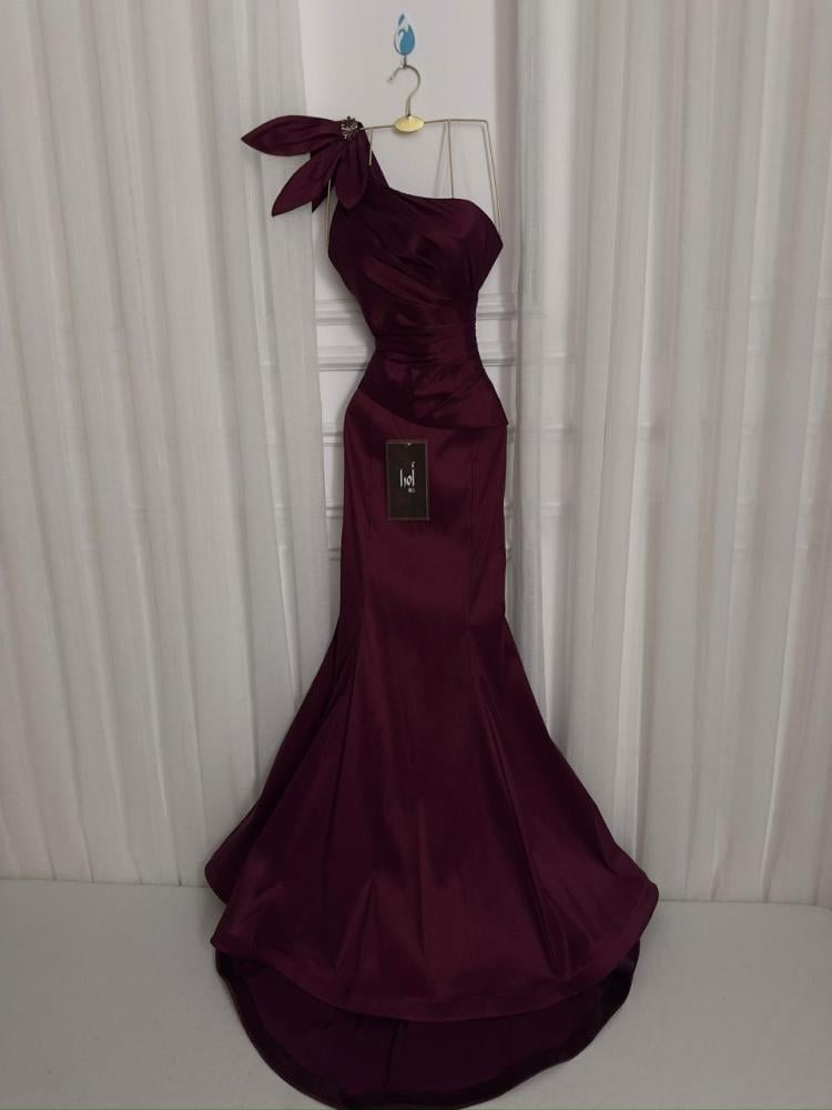 Tutti Shanton elegant dress