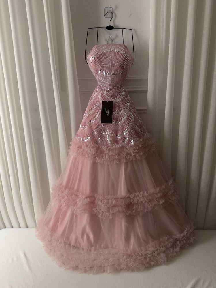 Pink dress with a sequined bodice, perfect for evening wear, and made of Taiwanese tulle.