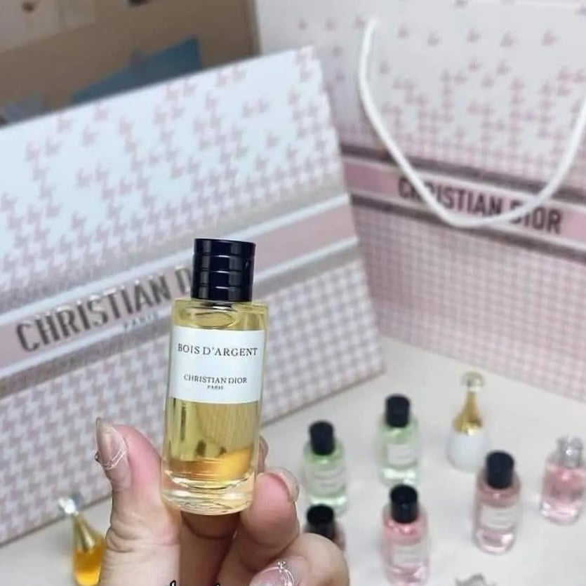 مجموعة عطور ديور الميني مع الكيس 16 عطر 5مل