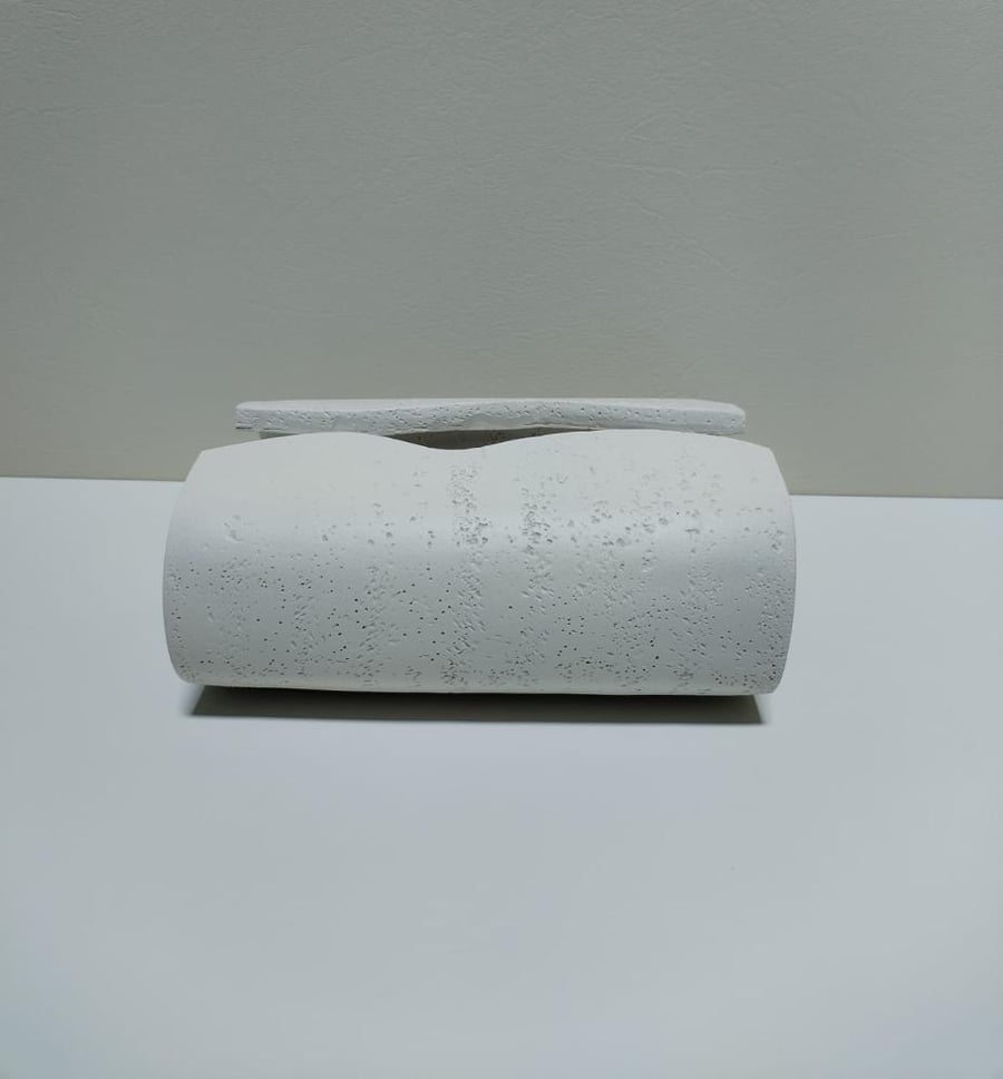 White ceramic tissue box 19*13*8 cm