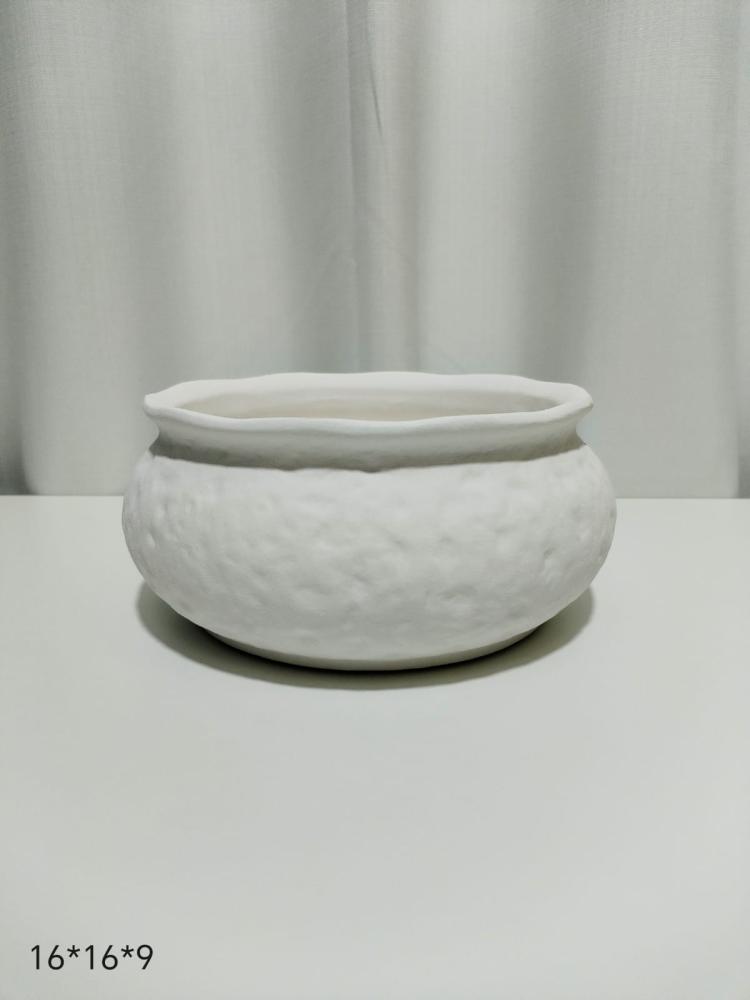 White ceramic vases, size 16*16*9 cm