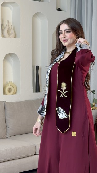 جلابية وشاح تطريز "عنابي "