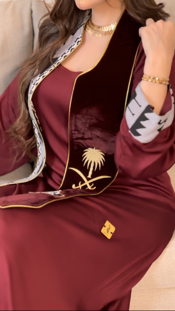 وشاح عودي سيفين ونخلة وخريطة