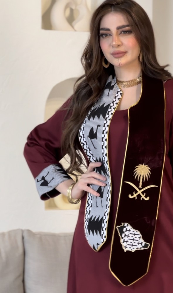 وشاح عودي سيفين ونخلة وخريطة