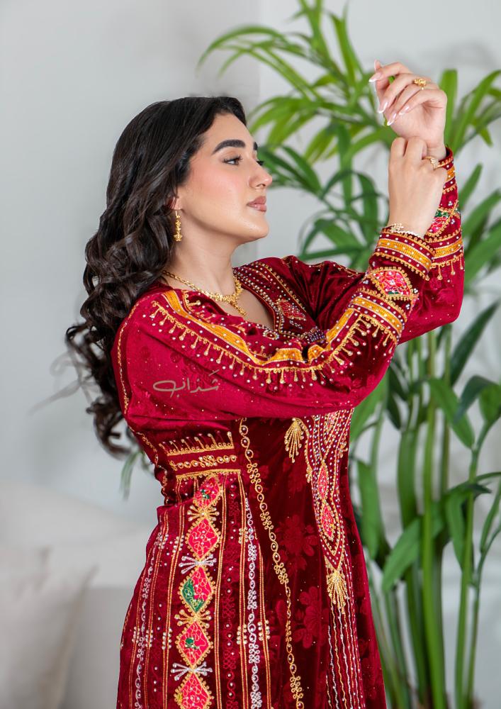ثوب عسيري عنابي مخمل رقم 18