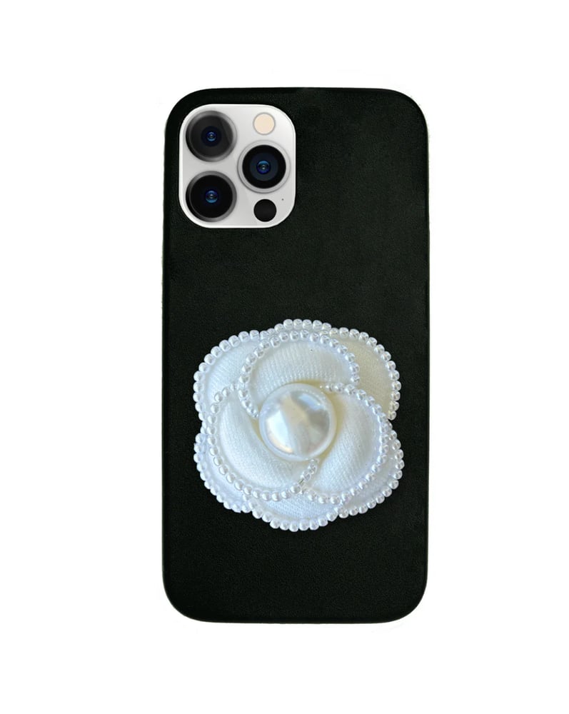 White pearl whith black case