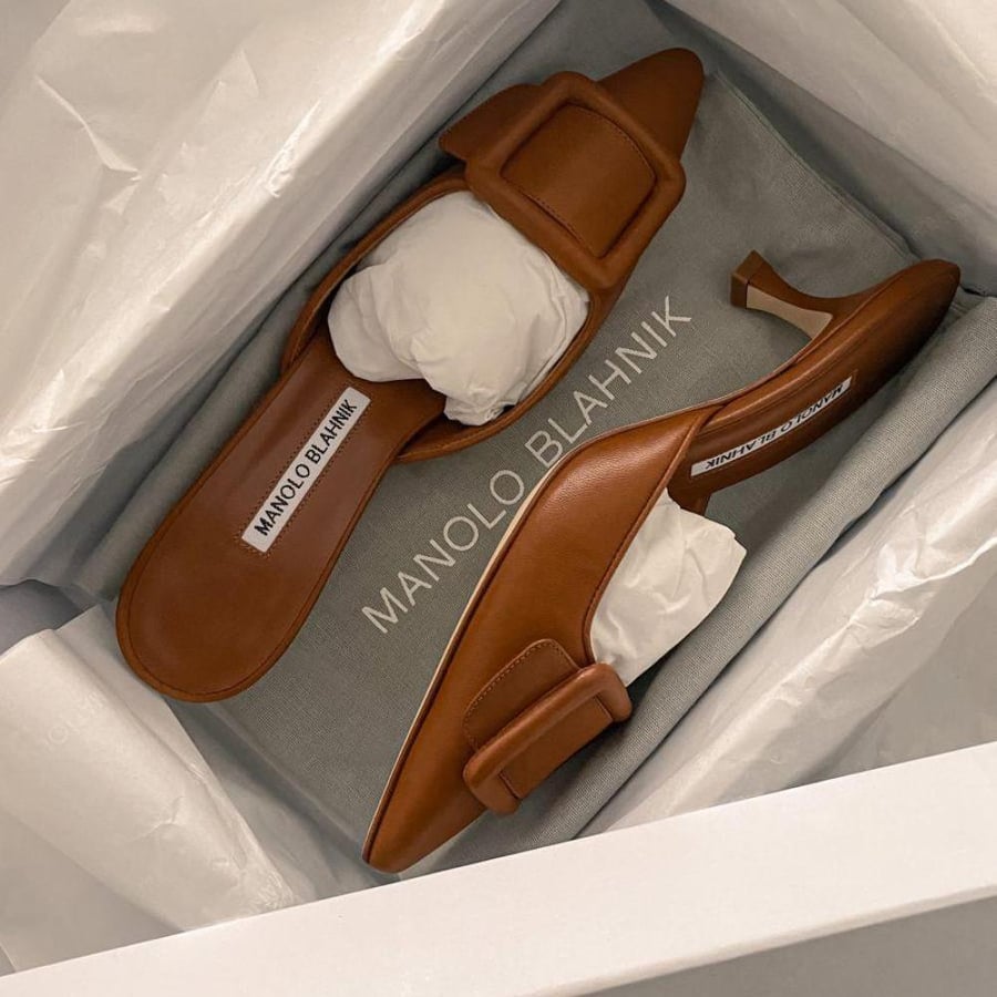 MbSh7 Manolo Blahnik Maysale Mules in Leather