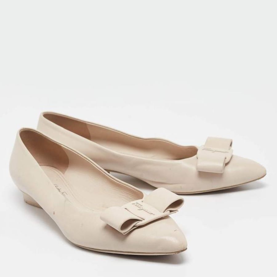 Salvatore Ferragamo Cream Leather Viva Bow Ballet Flats