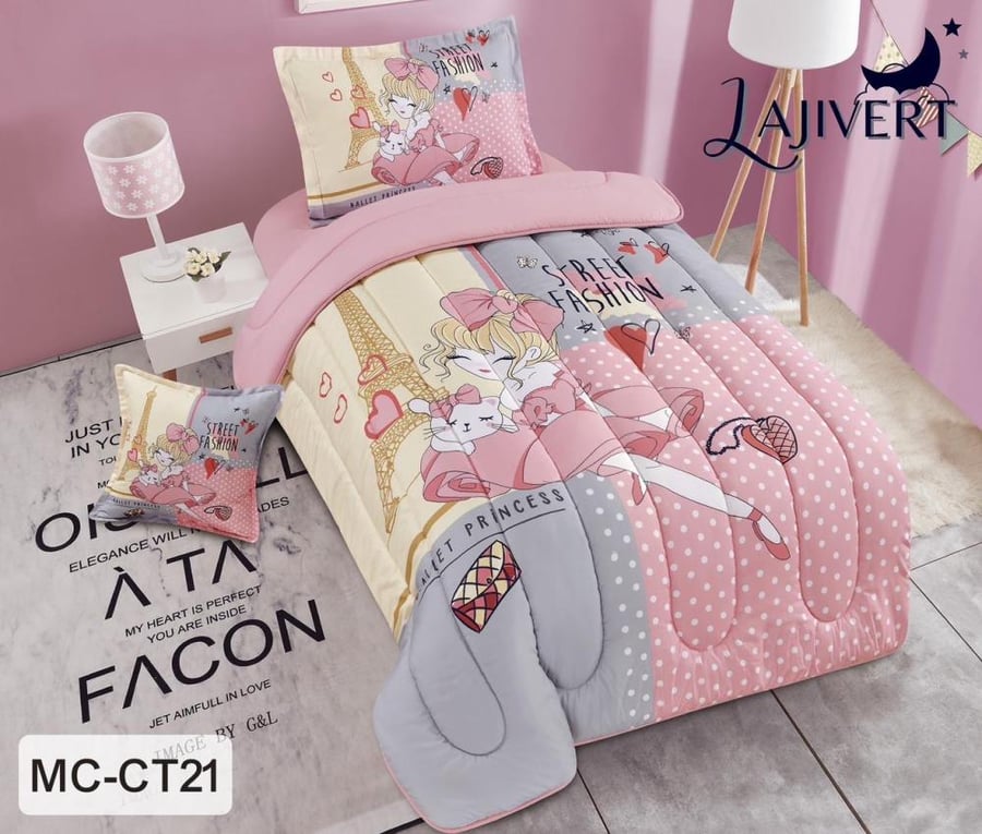Children's quilt with drawings
