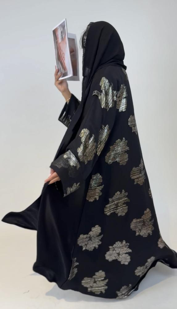 عباية ذهبية