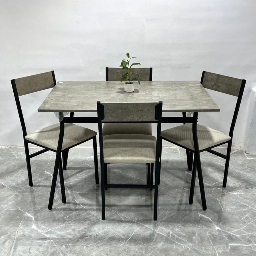 Dining table set with industrial design - 4 persons