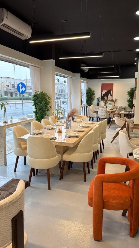 Dining table 10 chairs Italian marble